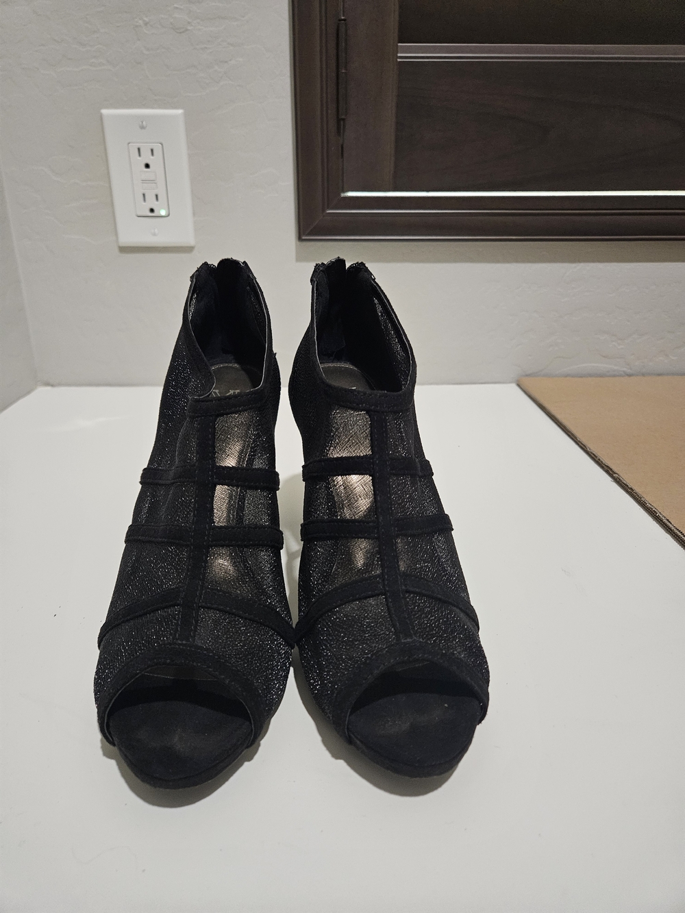Black Women's Peep-Toe Strappy Heels
